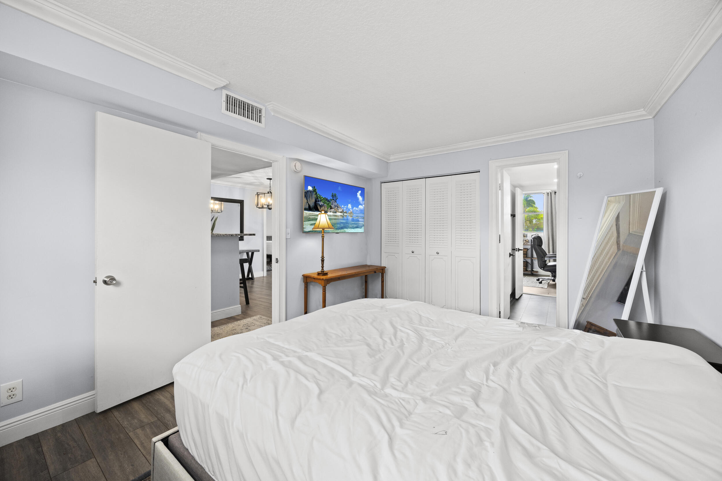 5301 Northwest 2nd Avenue, Unit 1010 Boca Raton, FL 33487 - Photo 26 of 35 Guest Bedroom