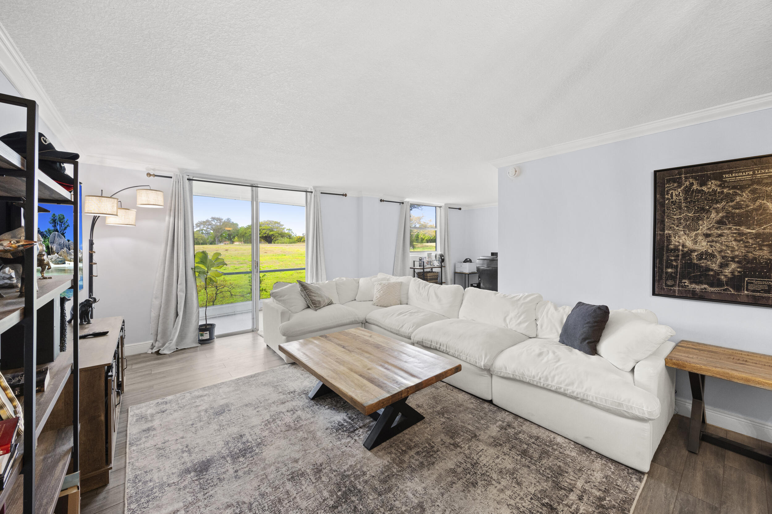 5301 Northwest 2nd Avenue, Unit 1010 Boca Raton, FL 33487 - Photo 5 of 35 Living Room