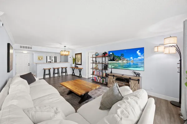 $3,500 | 5301 Northwest 2nd Avenue, Unit 1010, Boca Raton, FL 33487