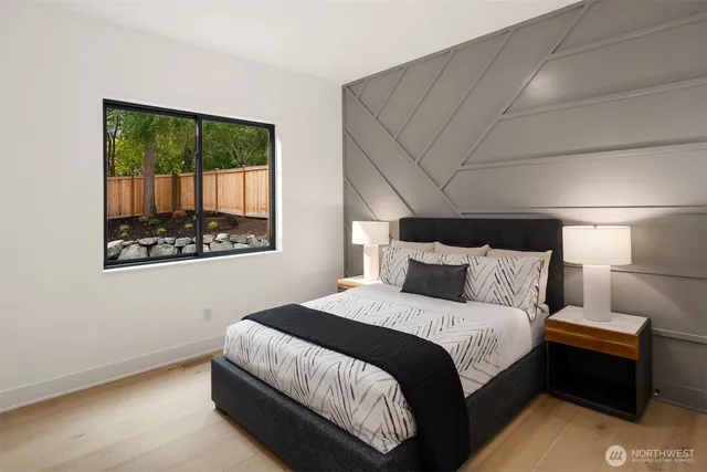 $4,785,000 | 10411 Northeast 28th Place, Bellevue, WA 98004