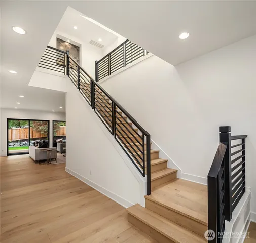 $4,785,000 | 10411 Northeast 28th Place, Bellevue, WA 98004