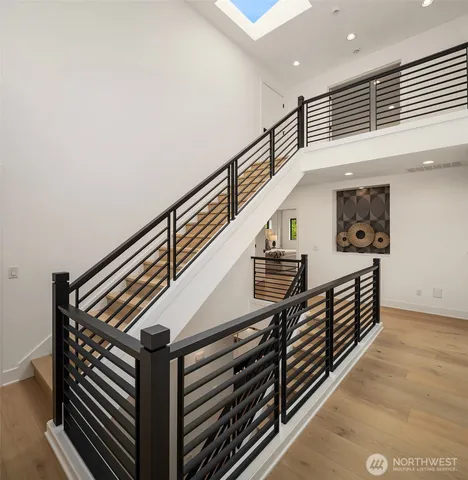 $4,785,000 | 10411 Northeast 28th Place, Bellevue, WA 98004