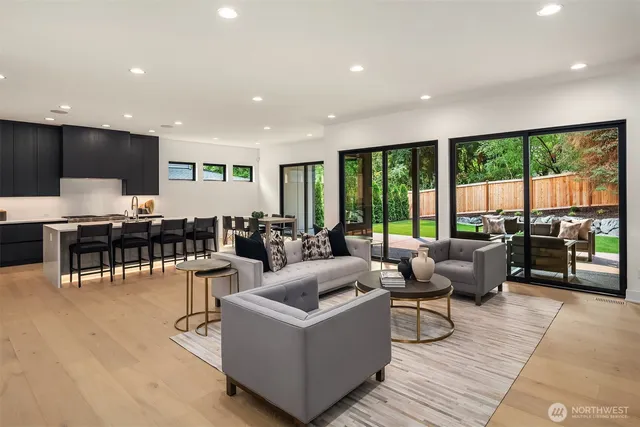 $4,785,000 | 10411 Northeast 28th Place, Bellevue, WA 98004