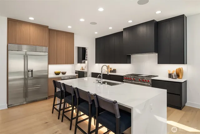 $4,785,000 | 10411 Northeast 28th Place, Bellevue, WA 98004