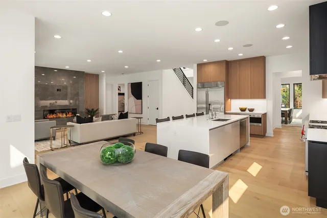 $4,785,000 | 10411 Northeast 28th Place, Bellevue, WA 98004