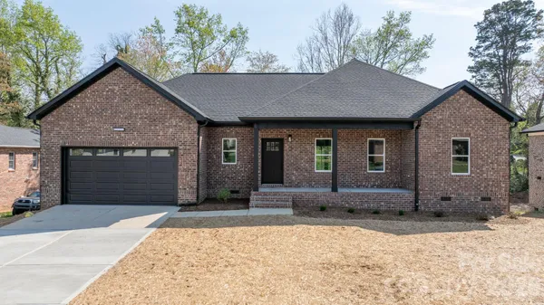 $450,000 | 906 4th Street Northeast, Conover, NC 28613