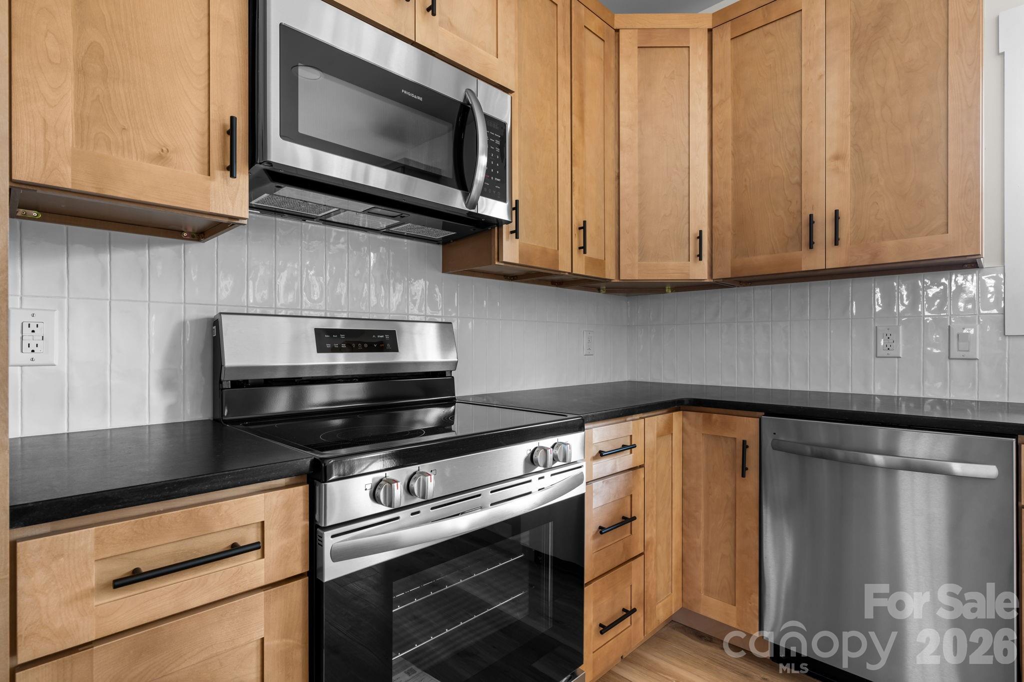 906 4th Street Northeast Conover, NC 28613 - Photo 11 of 48