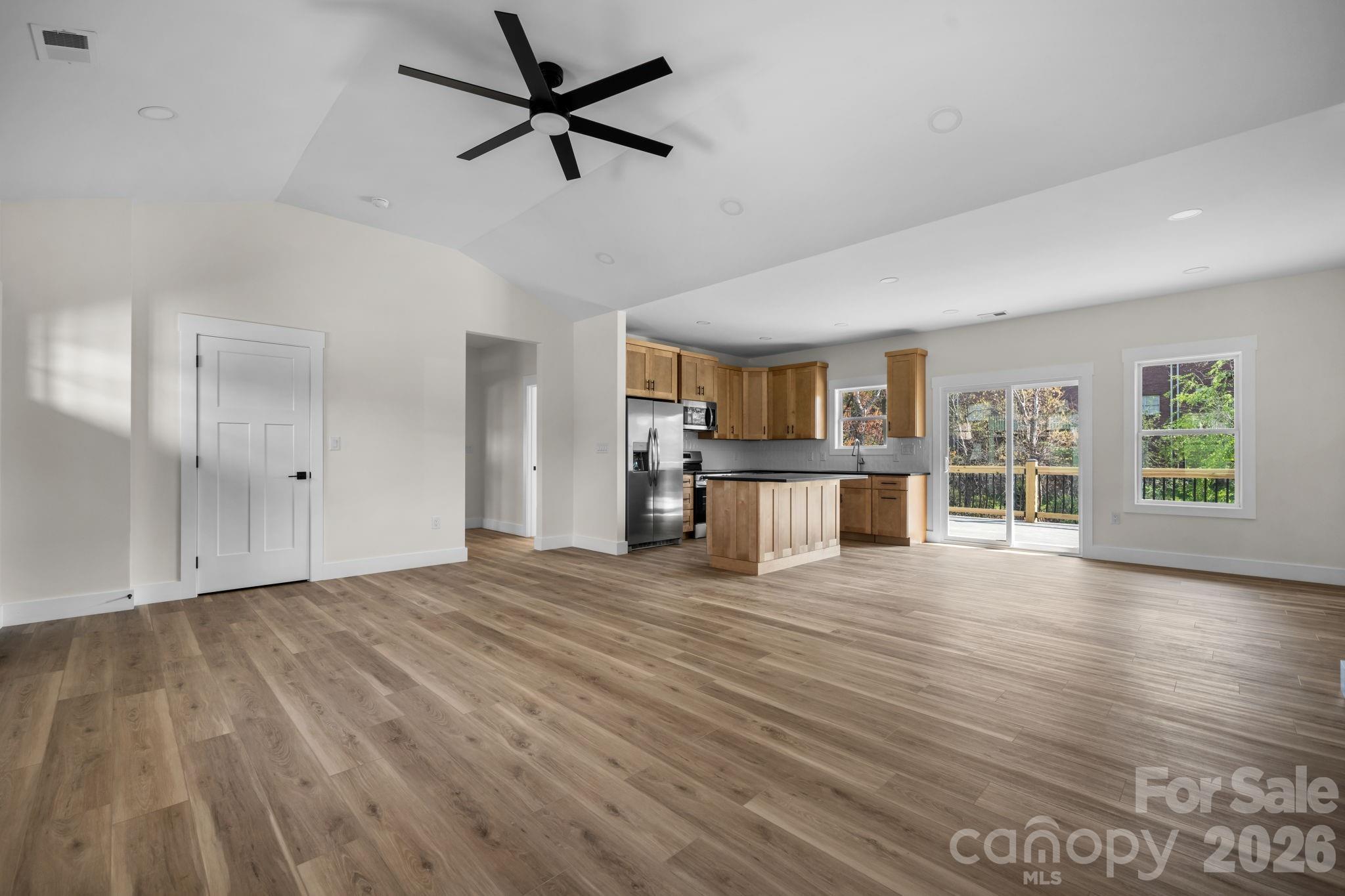 906 4th Street Northeast Conover, NC 28613 - Photo 4 of 48