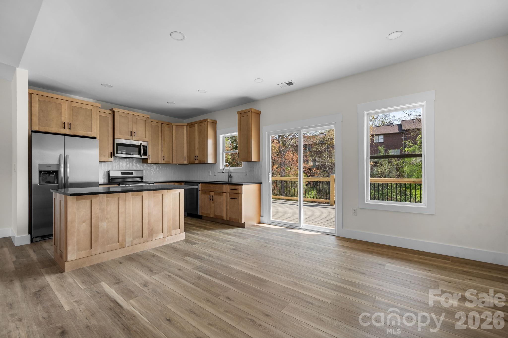 906 4th Street Northeast Conover, NC 28613 - Photo 6 of 48