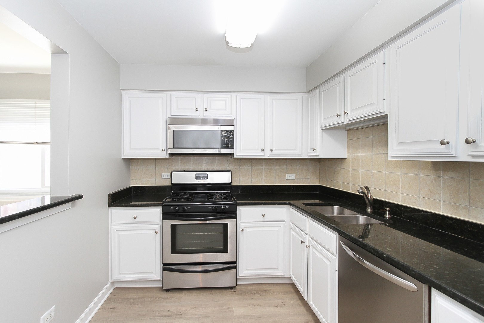 677 South River Road, Unit 2H Des Plaines, IL 60016 - Photo 11 of 21