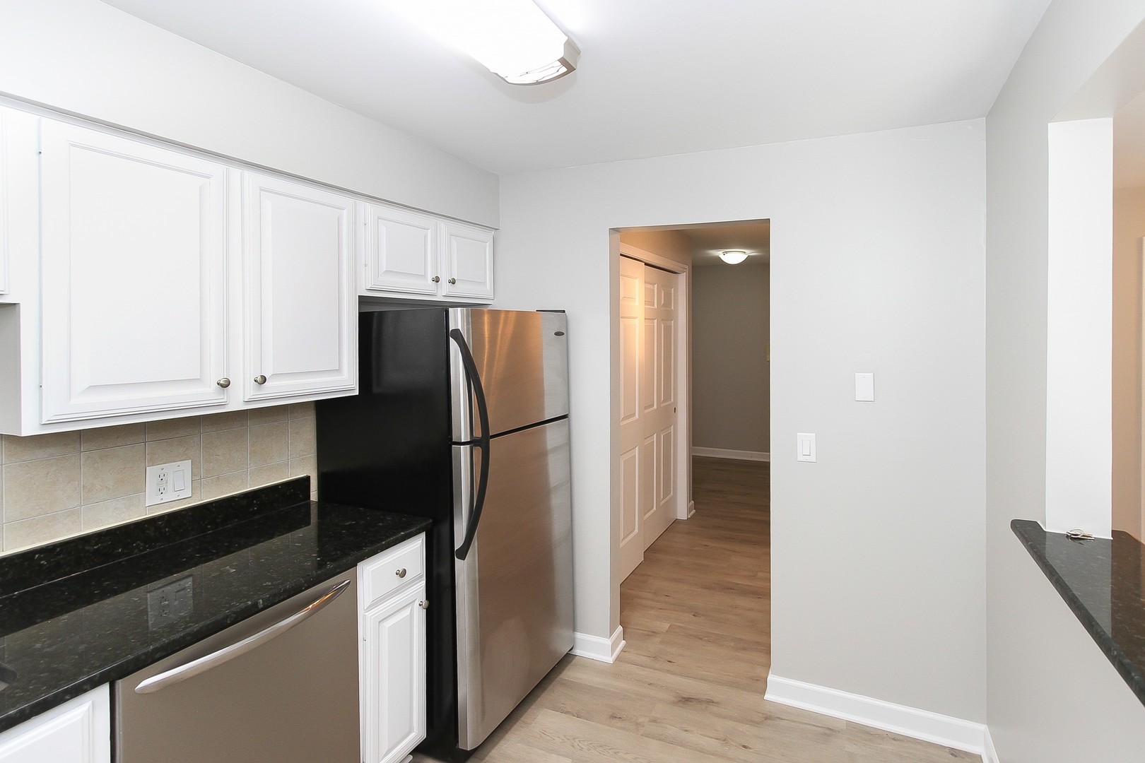 677 South River Road, Unit 2H Des Plaines, IL 60016 - Photo 12 of 21