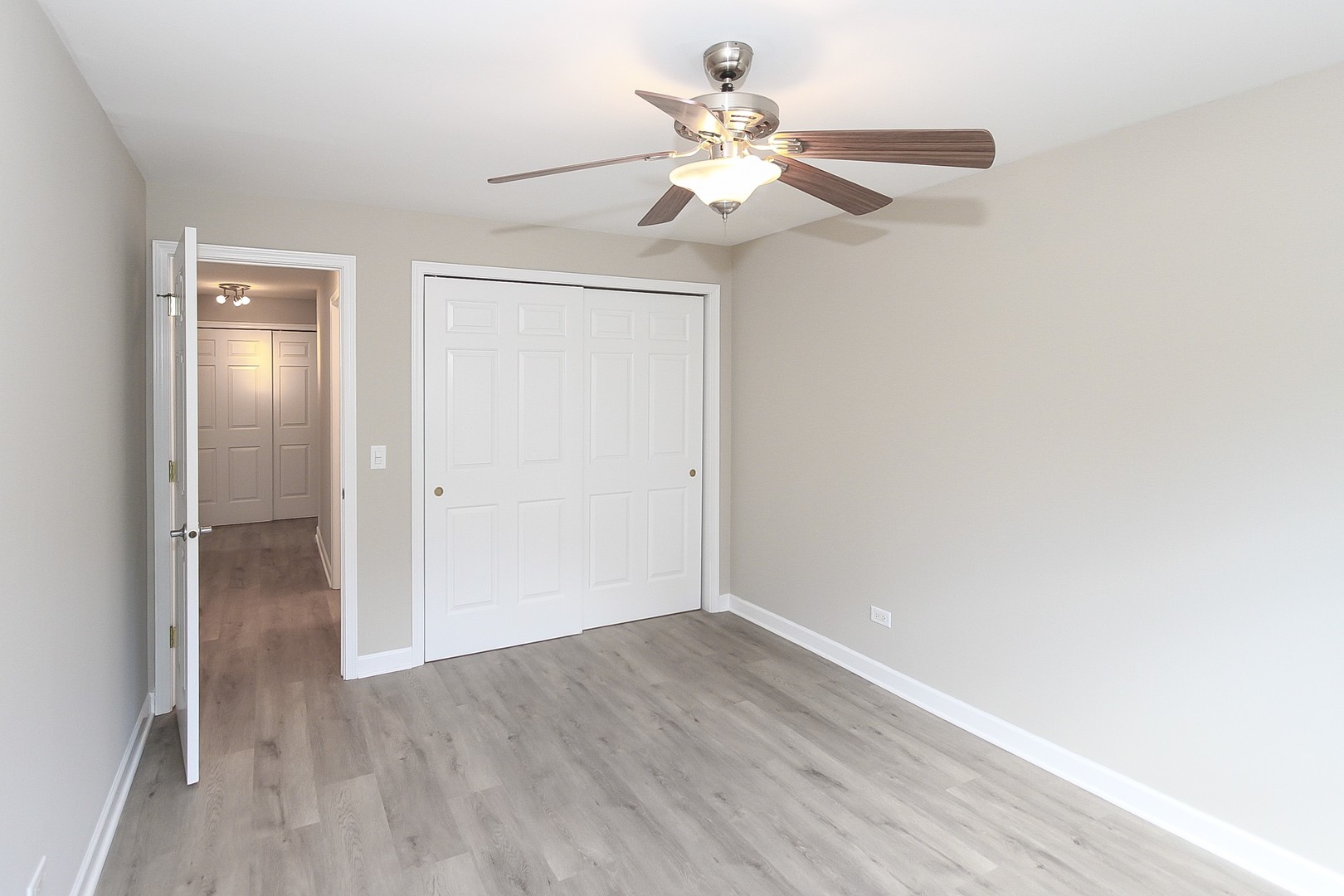 677 South River Road, Unit 2H Des Plaines, IL 60016 - Photo 15 of 21