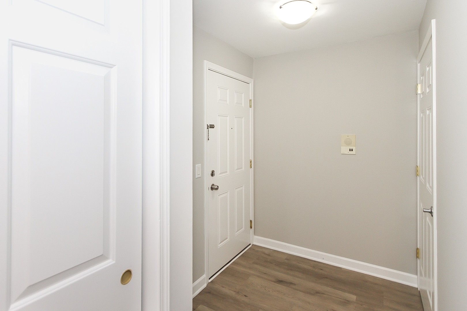 677 South River Road, Unit 2H Des Plaines, IL 60016 - Photo 18 of 21