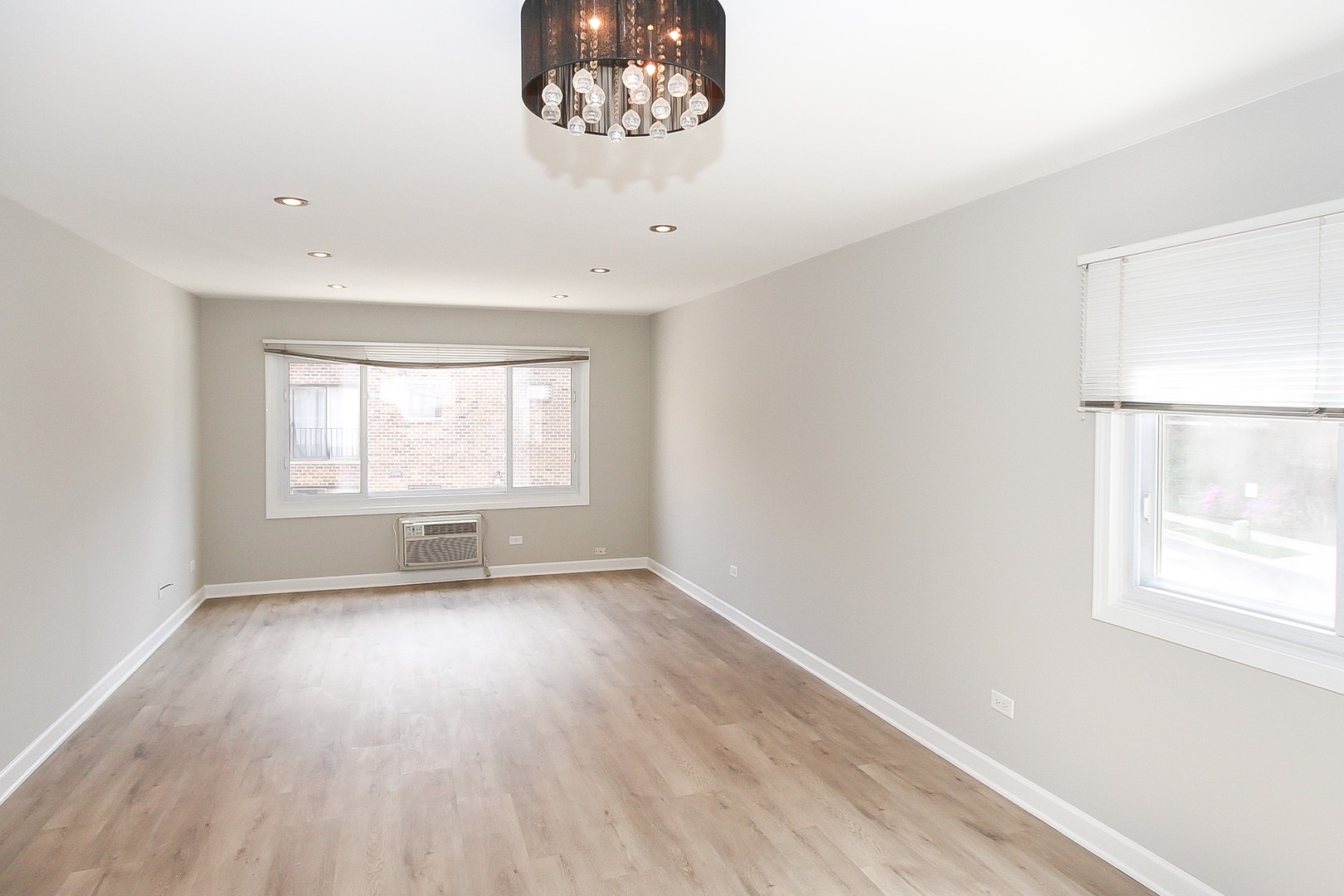 677 South River Road, Unit 2H Des Plaines, IL 60016 - Photo 4 of 21