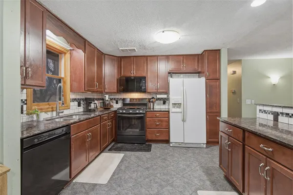 $400,000 | 3413 Bailey Lane, Anoka, MN 55303