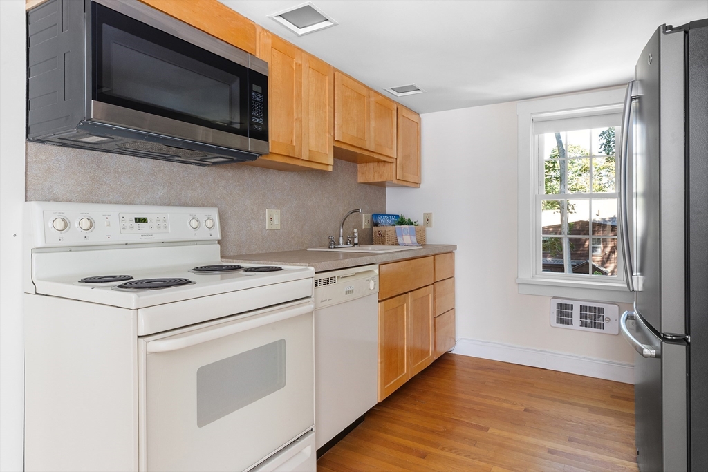 16 Elm Street Ipswich, MA 01938 - Photo 26 of 38