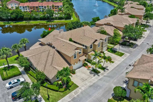 $3,500 | 477 Pacific Grove Drive, Unit 2, West Palm Beach, FL 33401