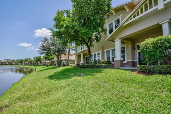 $3,500 | 477 Pacific Grove Drive, Unit 2, West Palm Beach, FL 33401