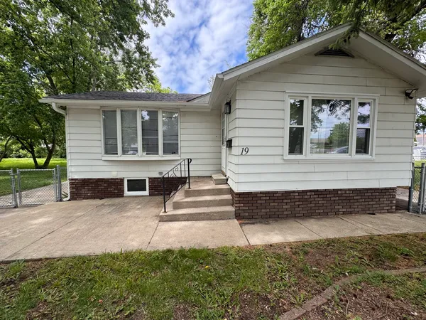 $2,800 | 19 Stryker Avenue, Joliet, IL 60436