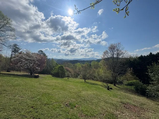 $329,900 | 558 Old Dyer Drive, Hayesville, NC 28904