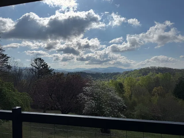 $329,900 | 558 Old Dyer Drive, Hayesville, NC 28904