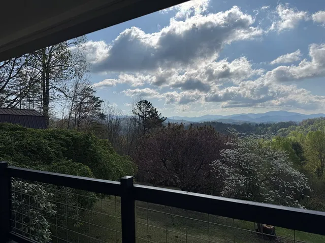 $329,900 | 558 Old Dyer Drive, Hayesville, NC 28904