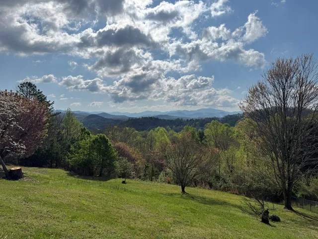 $329,900 | 558 Old Dyer Drive, Hayesville, NC 28904