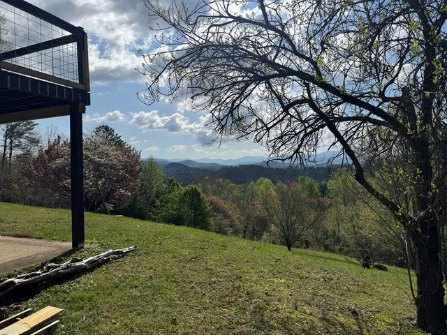 $329,900 | 558 Old Dyer Drive, Hayesville, NC 28904