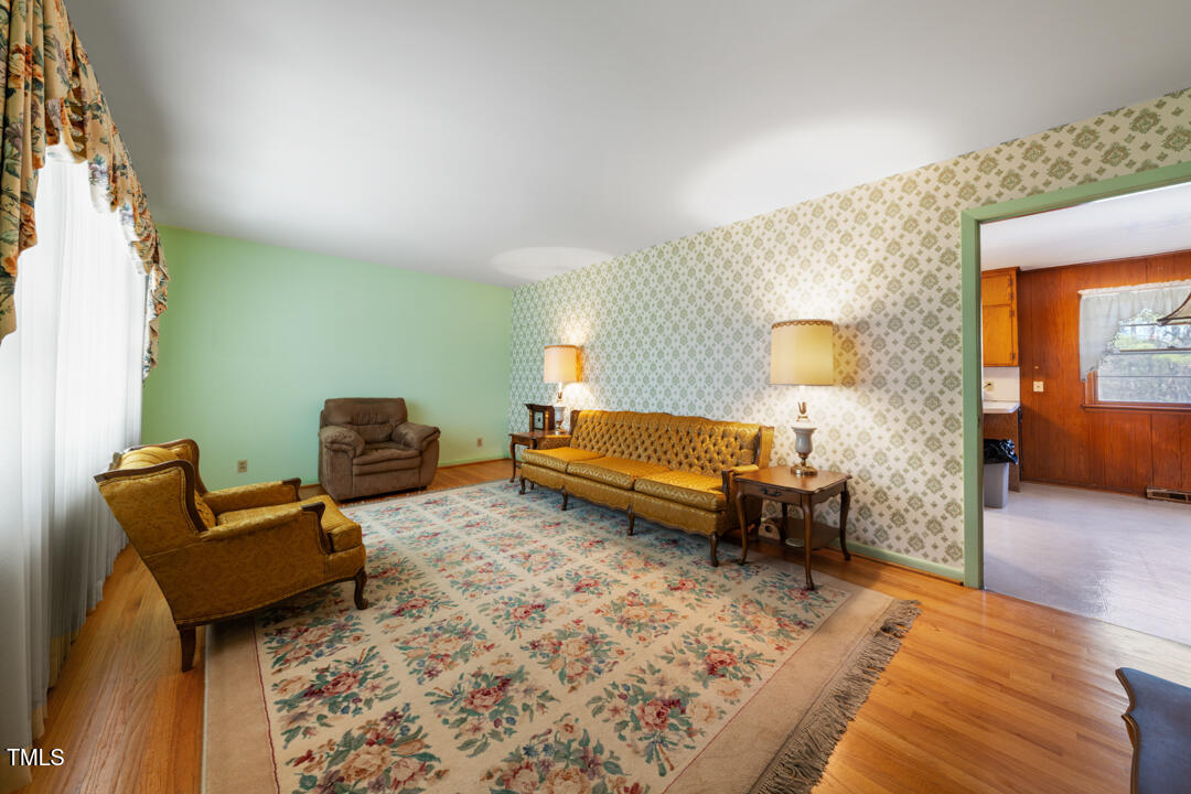 2311 Glover Road Durham, NC 27703 - Photo 4 of 28 DSC00625