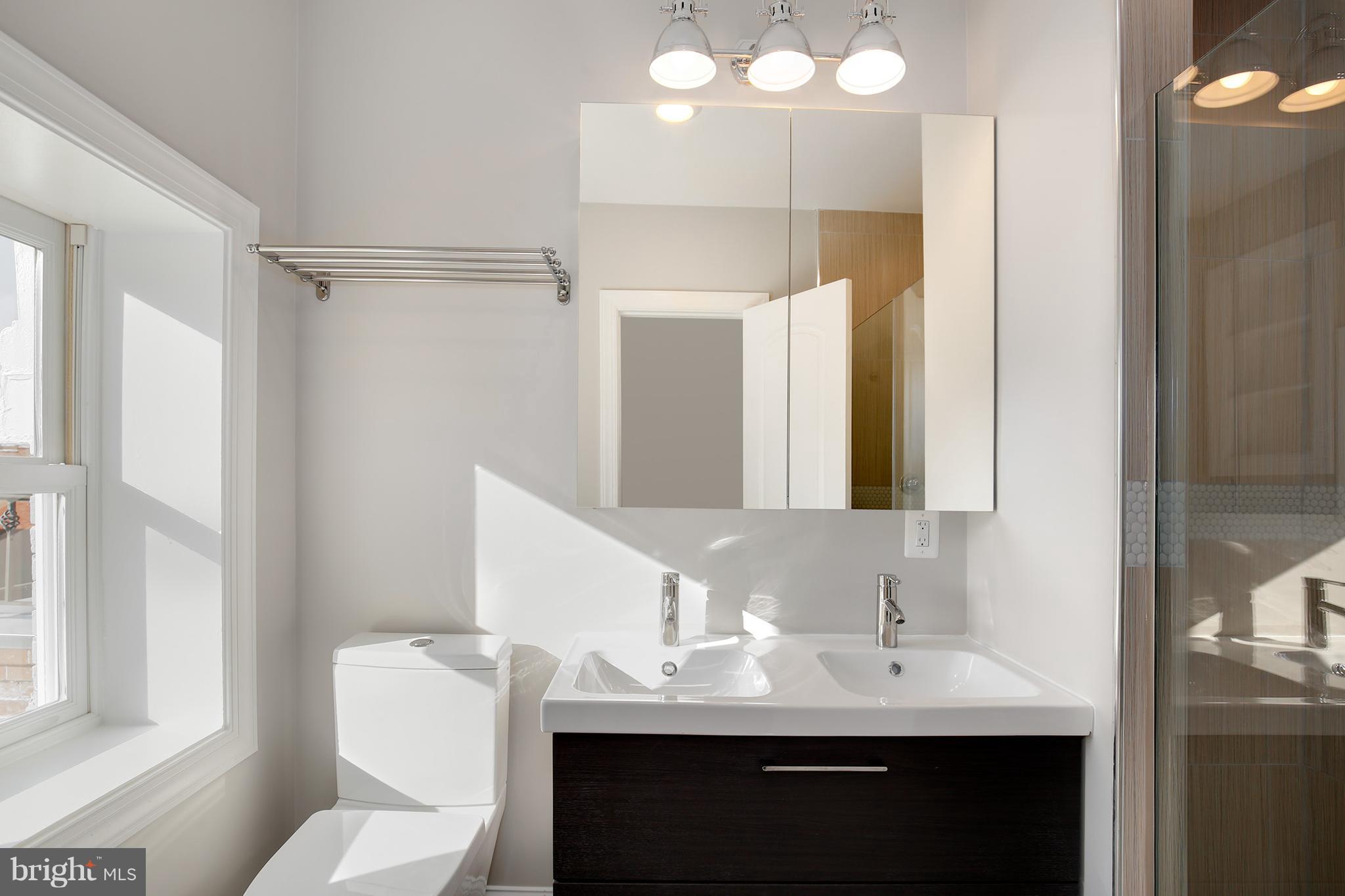 1103 6th Street Northwest, Unit 4 Washington, DC 20001 - Photo 17 of 20 Bath (Master)