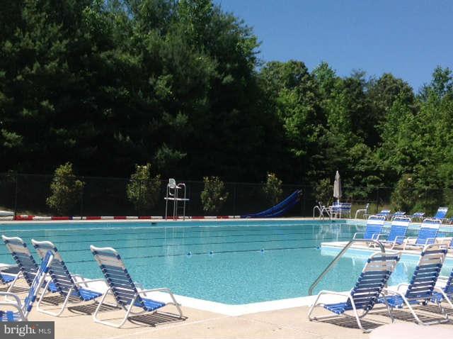2536 Howard Grove Road Davidsonville, MD 21035 - Photo 9 of 21 Community pool