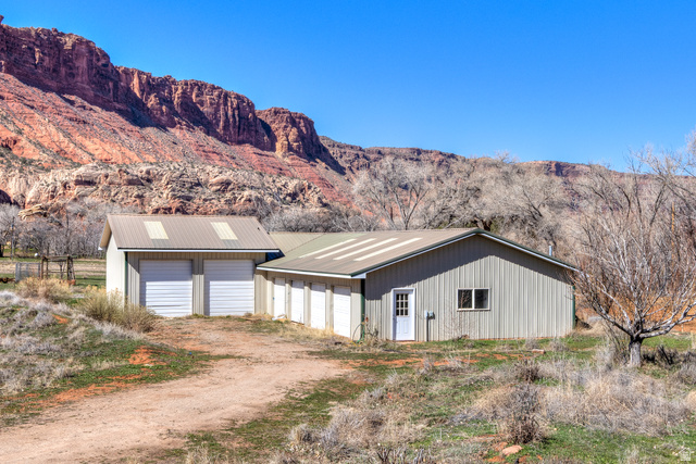 423 Amber Lane Moab, UT 84532 - Photo 51 of 63 6 car garage with rv parking and shop space