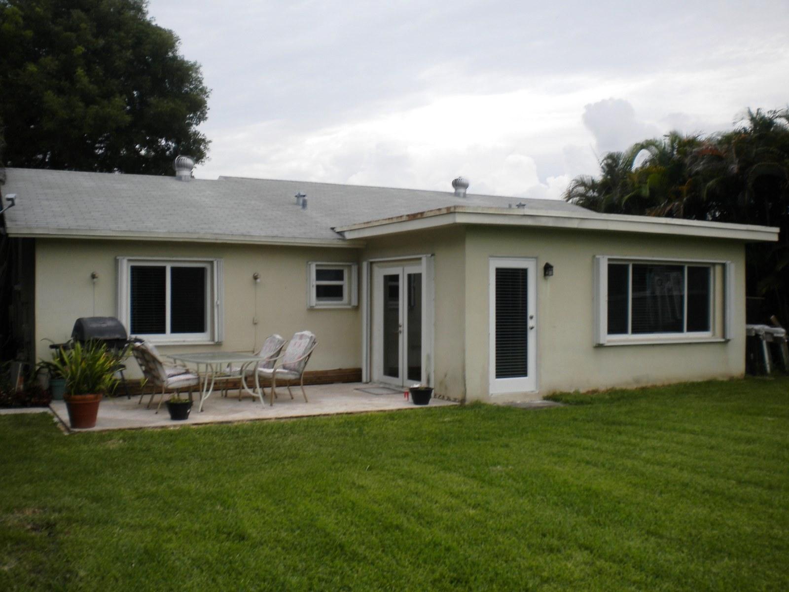 19577 Delaware Circle Boca Raton, FL 33434 - Photo 20 of 29 Back of Home