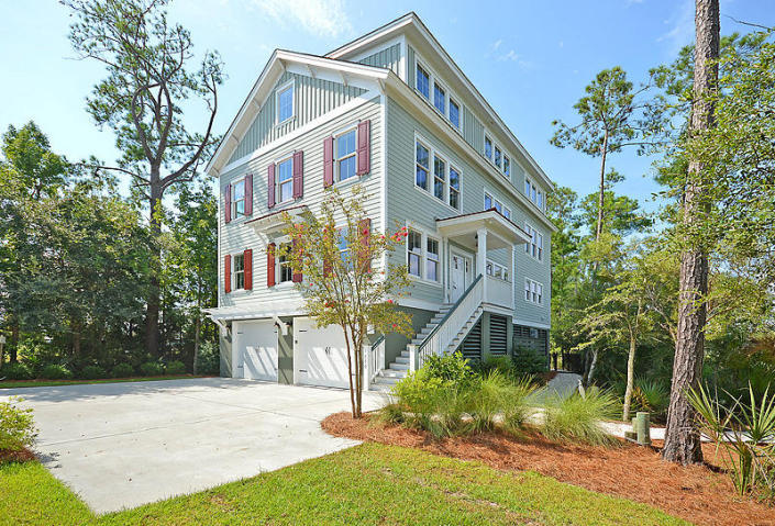 1770 Bergenfield Road Mount Pleasant, SC 29466 - Photo 2 of 43 Front of Home