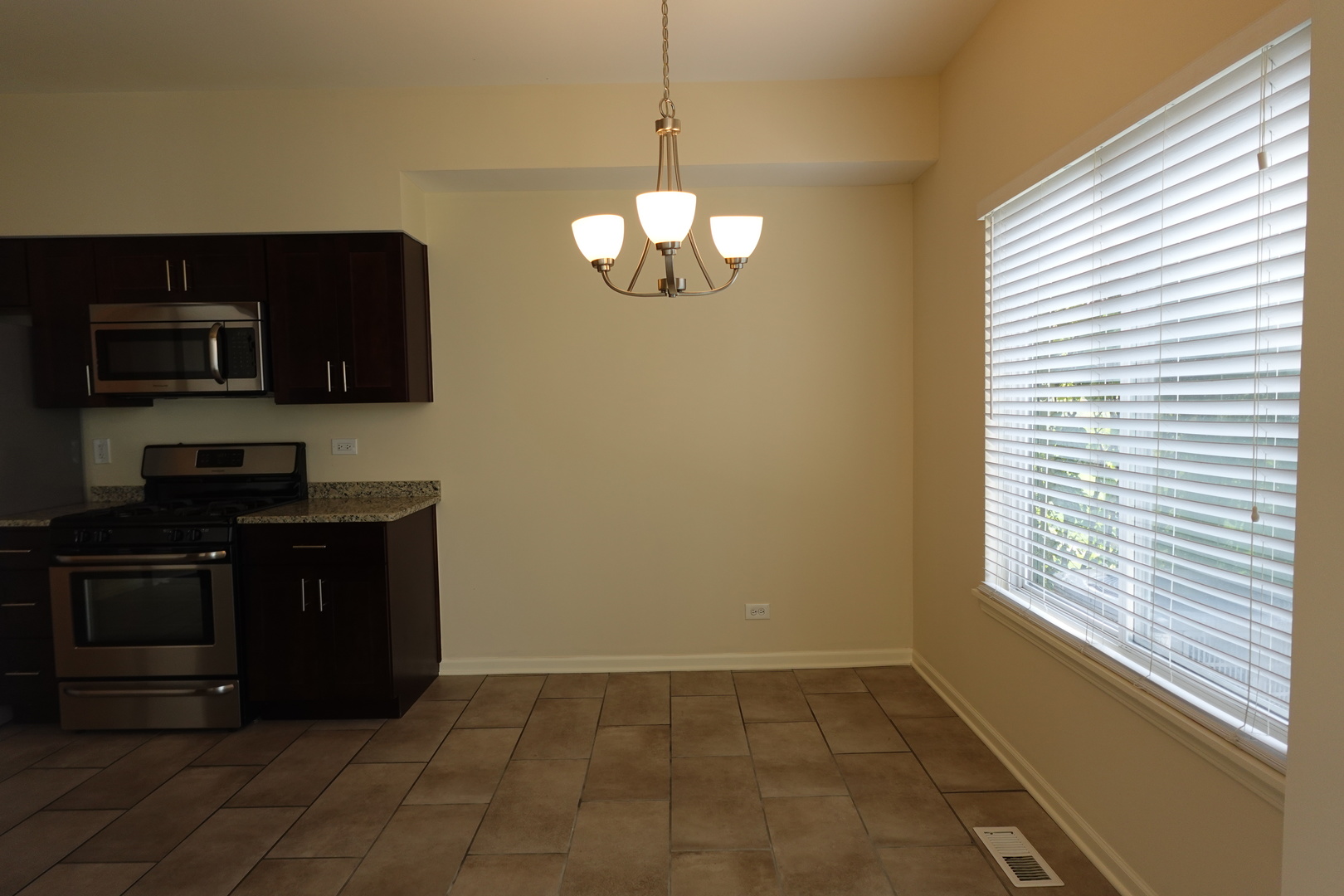1709 Spaulding Road Bartlett, IL 60103 - Photo 6 of 27
