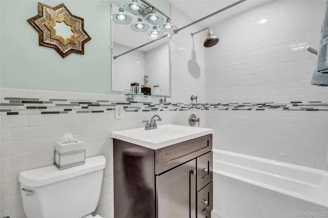 $459,000 | 219 Mariners Way, Copiague, NY 11726