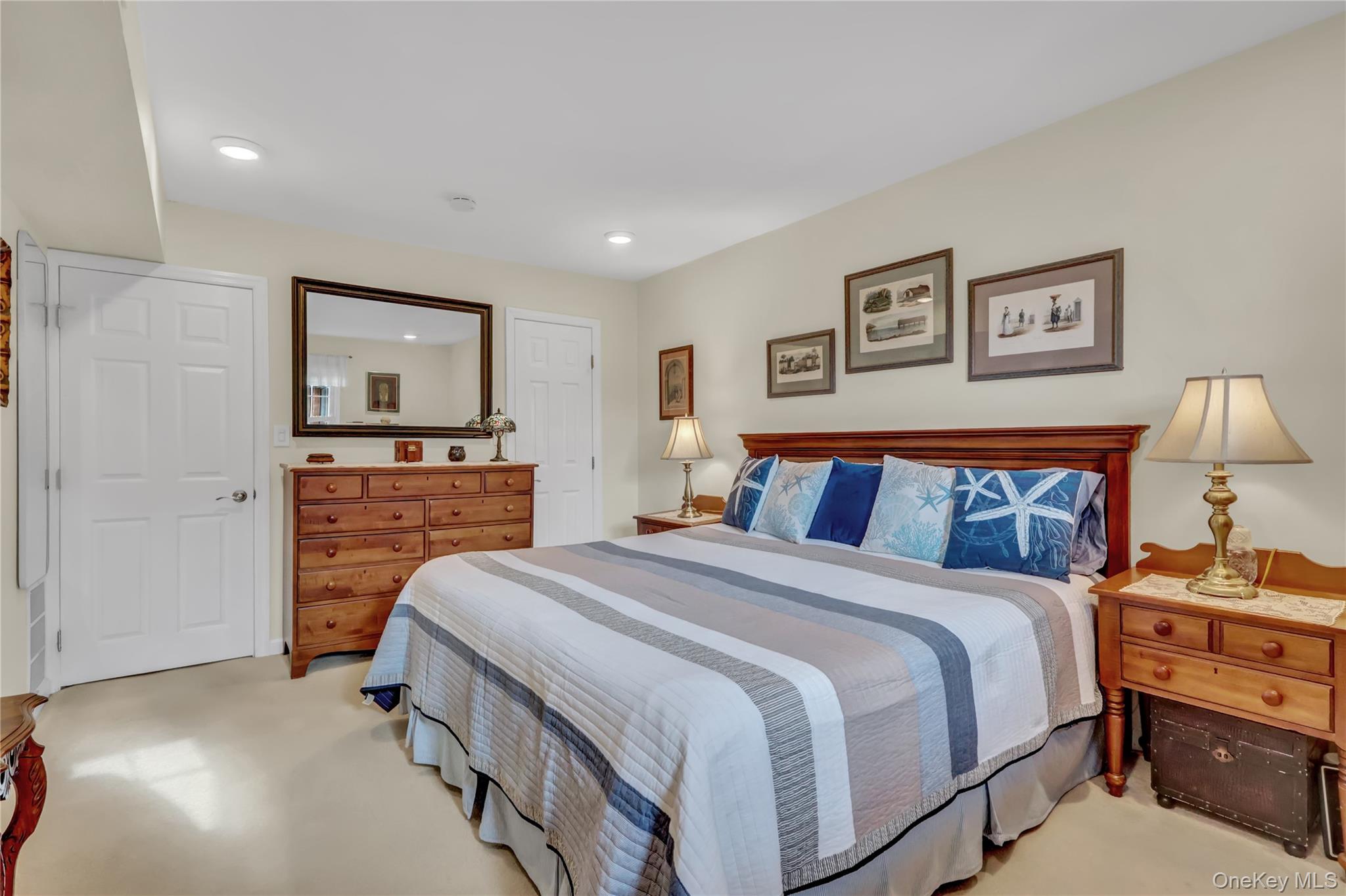 219 Mariners Way Copiague, NY 11726 - Photo 14 of 27 King Size Br has Walk in Closet