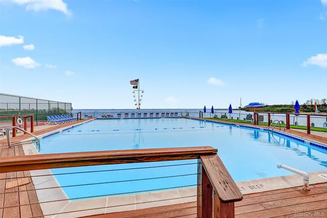 $459,000 | 219 Mariners Way, Copiague, NY 11726