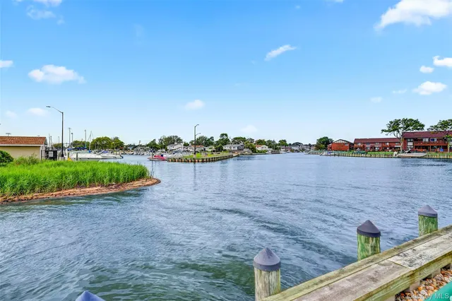 $459,000 | 219 Mariners Way, Copiague, NY 11726