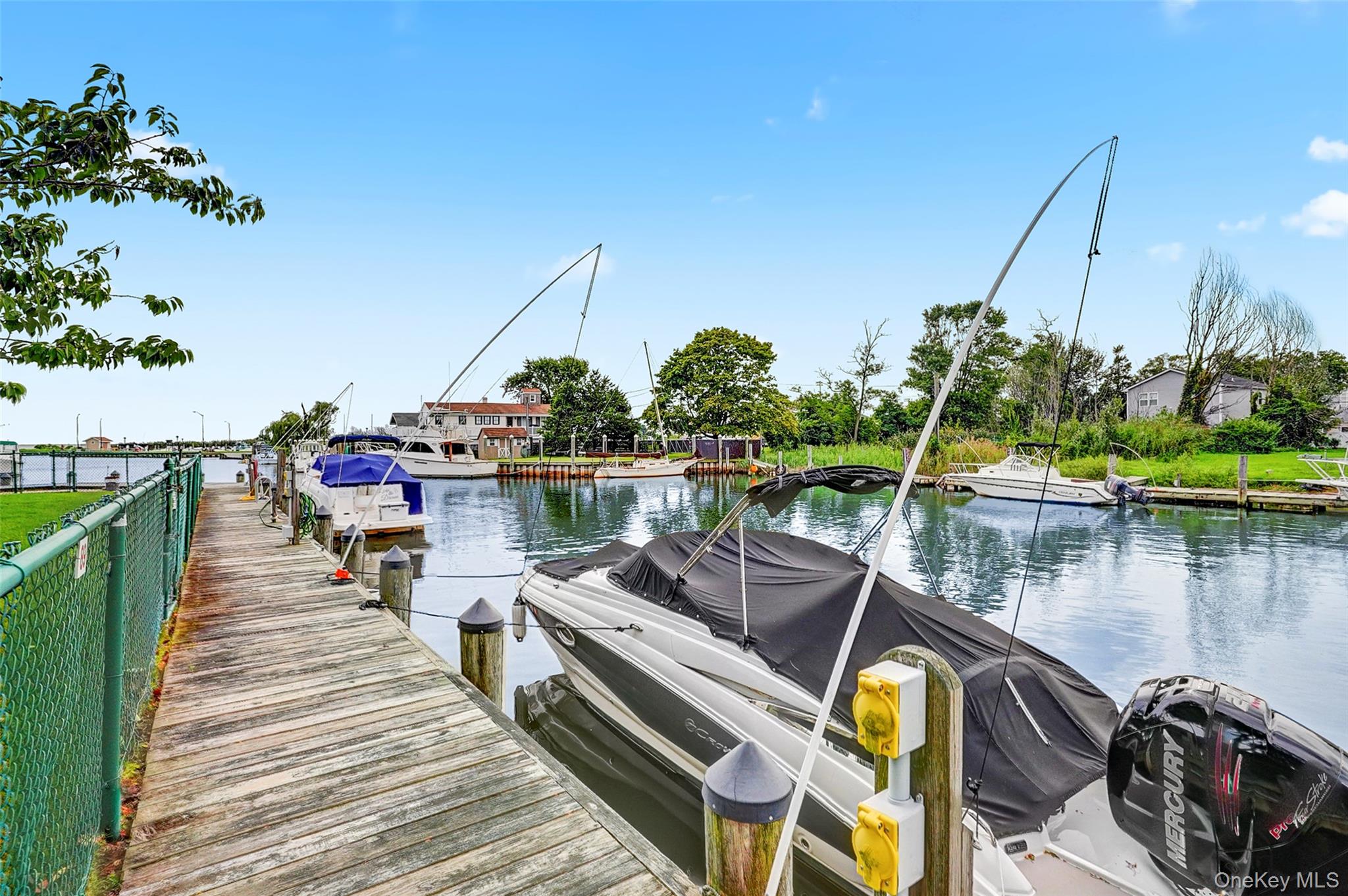 219 Mariners Way Copiague, NY 11726 - Photo 27 of 27