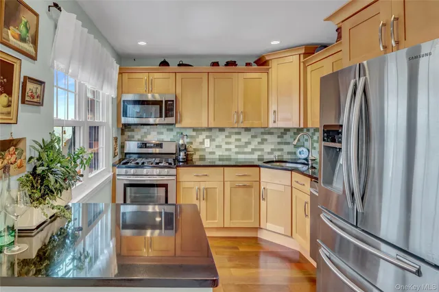 $459,000 | 219 Mariners Way, Copiague, NY 11726