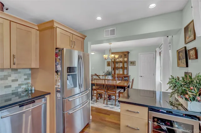 $459,000 | 219 Mariners Way, Copiague, NY 11726