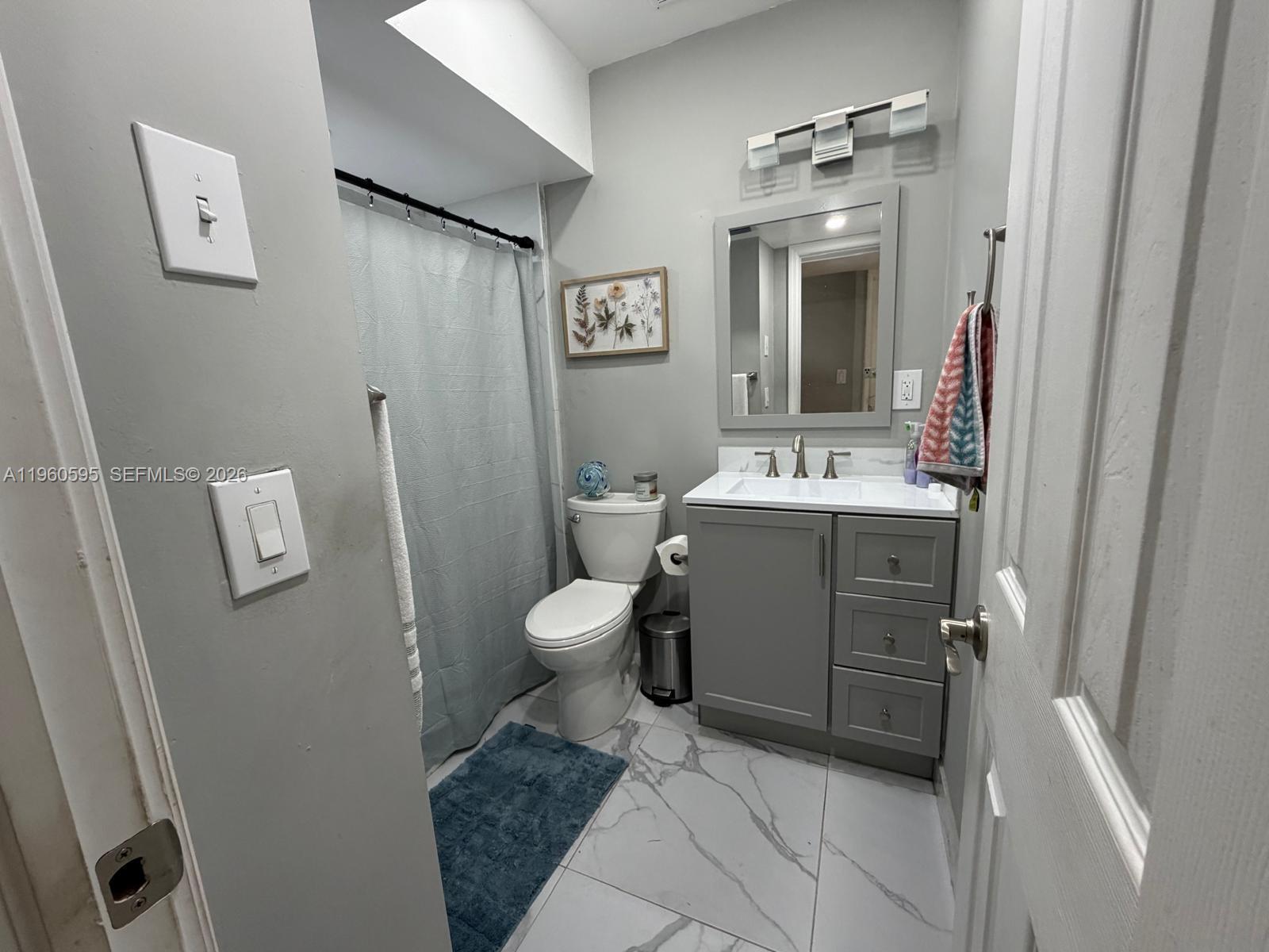 5365 West 14th Lane Hialeah, FL 33012 - Photo 13 of 18