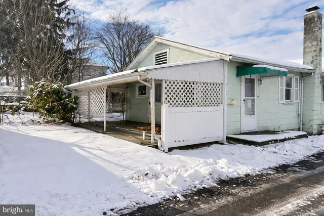 $45,000 | 316 1/2 Market Street, Lykens, PA 17048