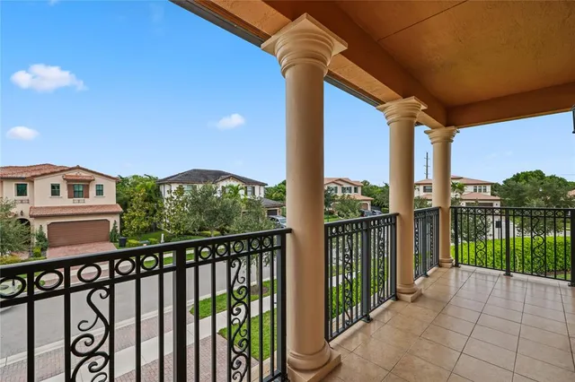 $2,199,999 | 11000 Watercrest Circle East, Parkland, FL 33076