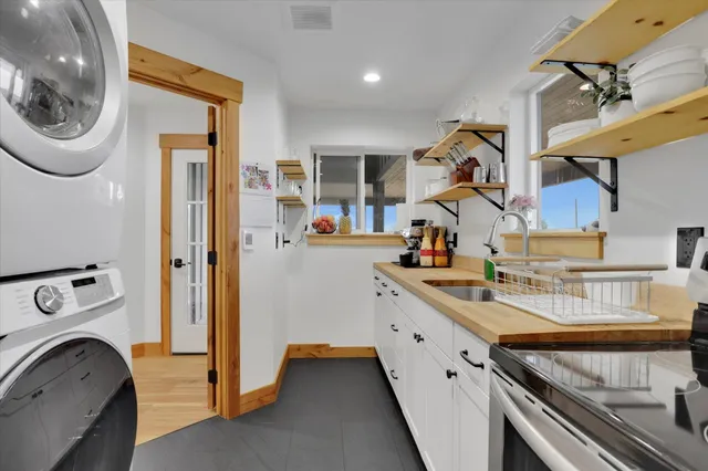 $1,599,900 | 14414 South Stangland Road, Edwall, WA 99008