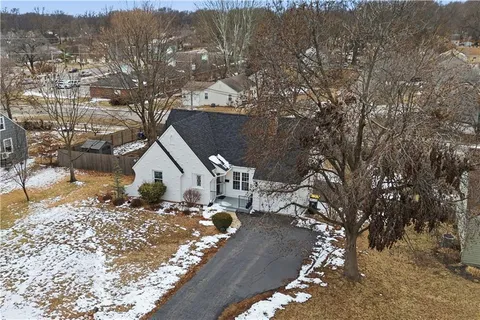 $300,000 | 5218 North Spruce Avenue, Kansas City, MO 64119