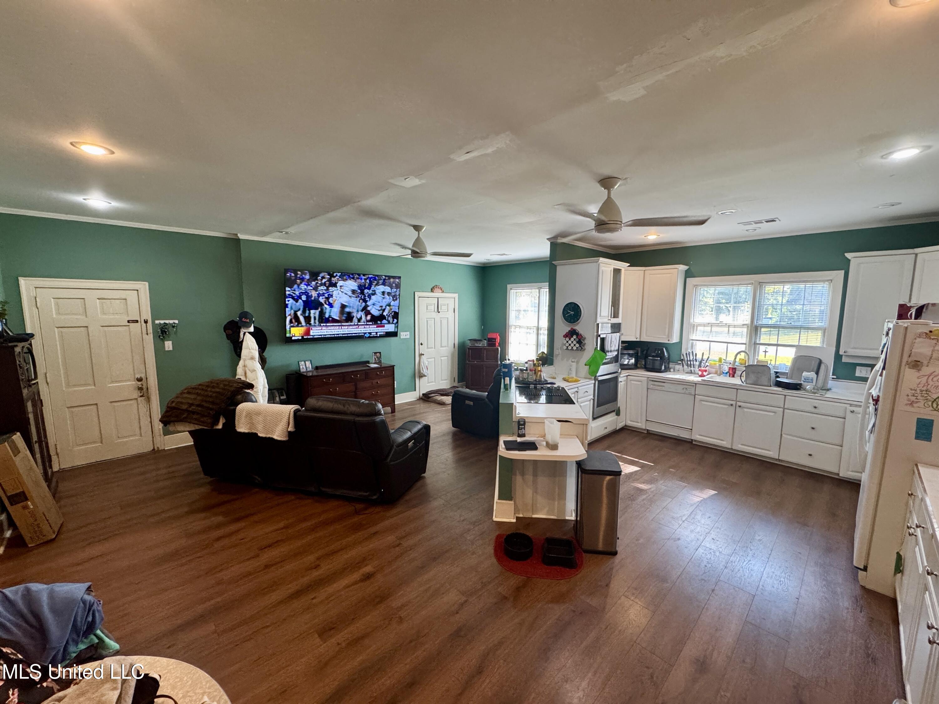 1443 Shady Lane Clarksdale, MS 38614 - Photo 2 of 22 IMG_4016