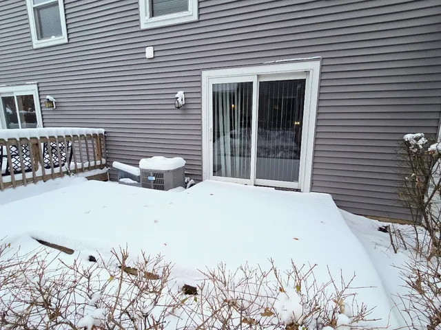 $289,900 | 2732 Weeping Willow Drive, Unit B, Lisle, IL 60532