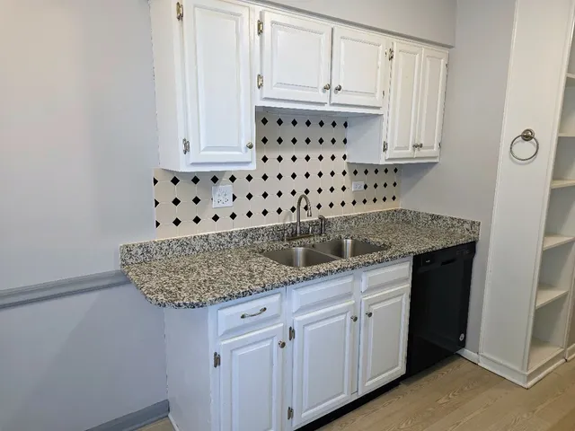 $289,900 | 2732 Weeping Willow Drive, Unit B, Lisle, IL 60532